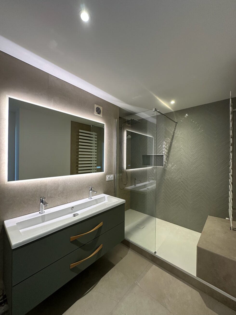 carrelage-salle-de-bain-douche-italienne